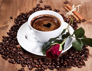 Ежедневные четыре чашки кофе спасут от меланомы