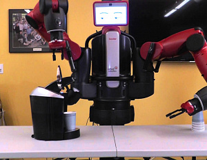 Российских кофеманов будут обслуживать роботы. Бреду Питту за работу платят чашкой кофе