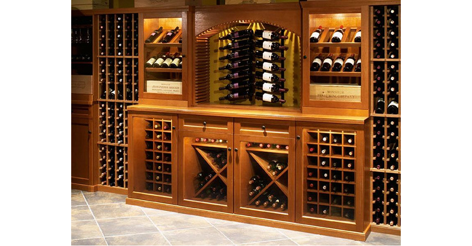Винотека купить. Винный шкаф Royal Wine Cabinets rw300d. Винный шкаф Oak Wine Cabinet 100gd-1. Винотека Оренбург. Полки для винотеки.