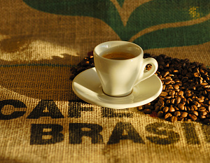 Экспорт кофе из Бразилии задерживается, Nestle начинает продажу продукции Starbucks